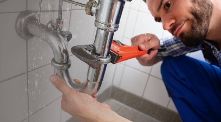 Leaking toilet repair in Ponce, PR